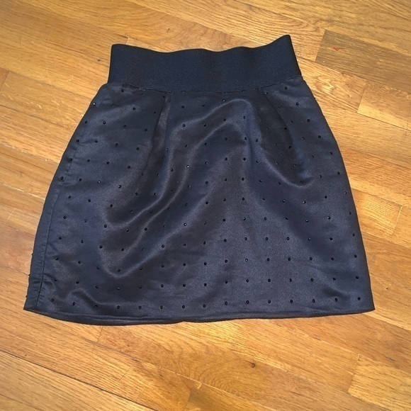 Club Monaco suede skirt‎ with beads size 0 - Picture 3 of 8
